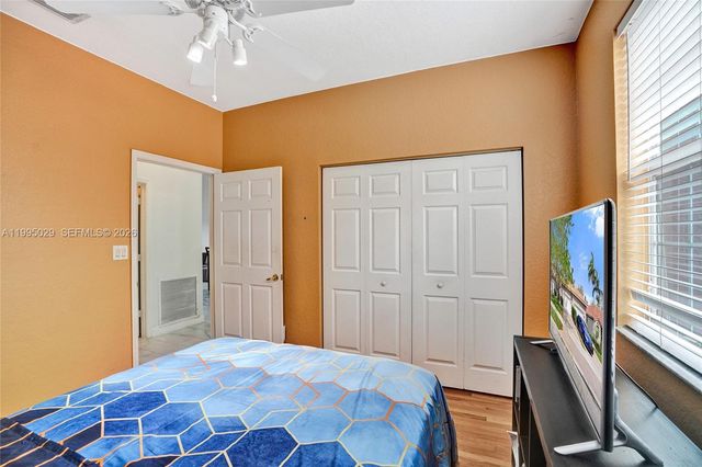 2441 E Aragon Blvd 5, Sunrise, FL 33313