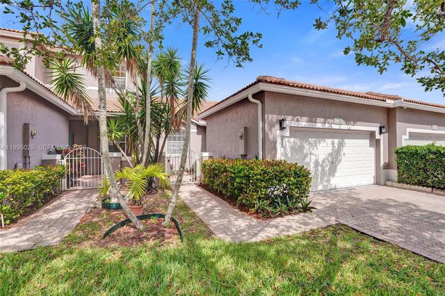 2441 E Aragon Blvd 5, Sunrise, FL 33313