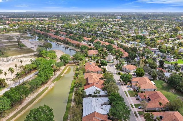 2441 E Aragon Blvd 5, Sunrise, FL 33313