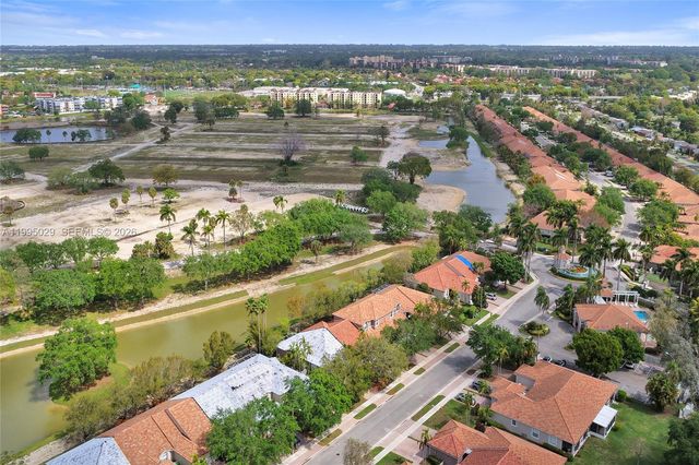 2441 E Aragon Blvd 5, Sunrise, FL 33313