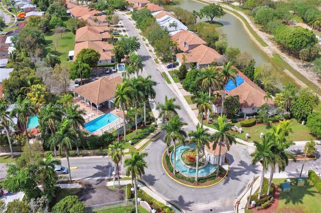 2441 E Aragon Blvd 5, Sunrise, FL 33313