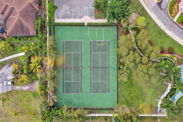 2441 E Aragon Blvd 5, Sunrise, FL 33313