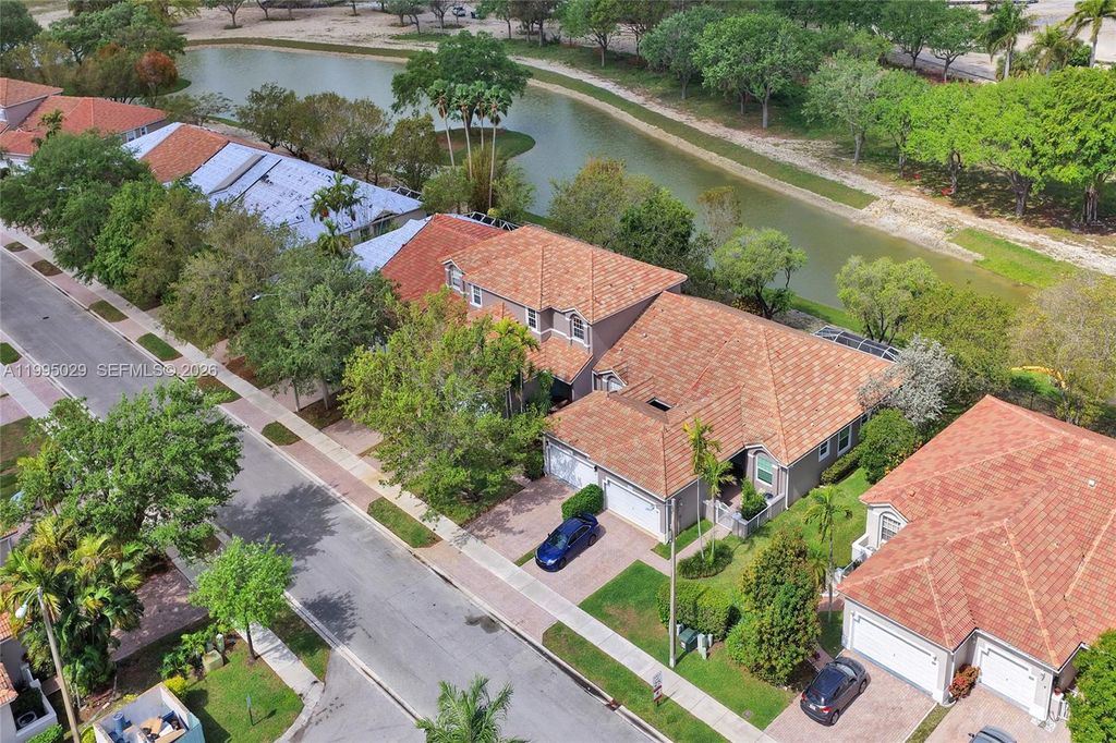 2441 E Aragon Blvd 5, Sunrise, FL 33313