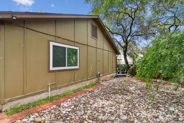 9558 Coolbrook, San Antonio, TX 78250
