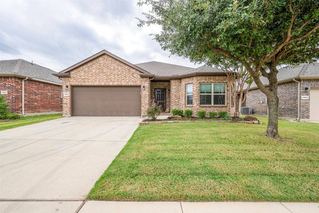 13841 Langston Lake Road, Fort Worth, TX 76262 — exterior