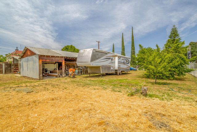 15813 Ave 328, Ivanhoe, CA 93235
