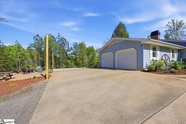 1318 Earls Bridge Road, Easley, SC 29640