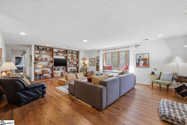 1318 Earls Bridge Road, Easley, SC 29640