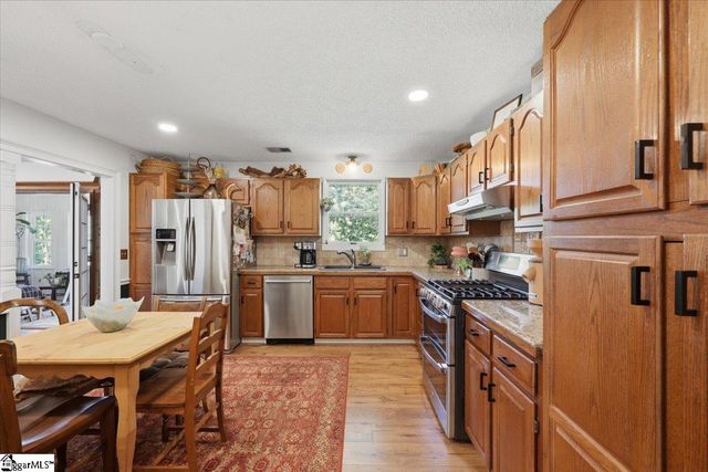 1318 Earls Bridge Road, Easley, SC 29640