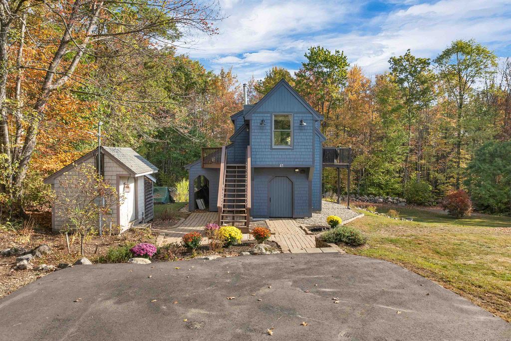 41 Hatch Corner Road, Meredith, NH 03253