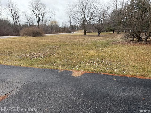 12113 E Carpenter Road, Richfield Township, MI 48423