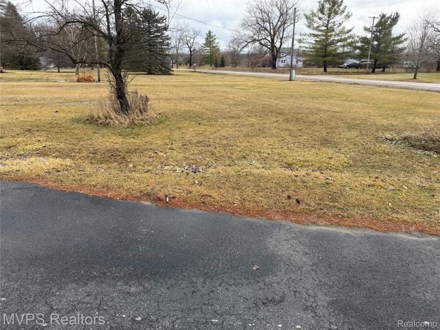 12113 E Carpenter Road, Richfield Township, MI 48423