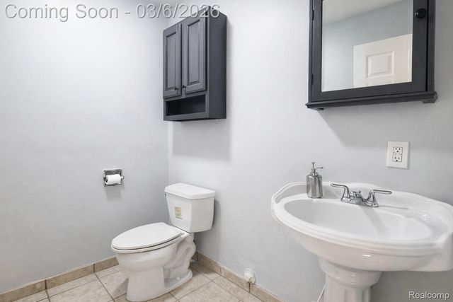 31804 Shiawassee Street, Westland, MI 48186