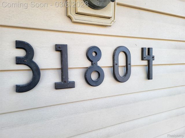 31804 Shiawassee Street, Westland, MI 48186