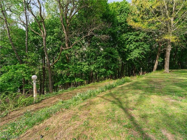 497 Moravian Trail, Uhrichsville, OH 44683