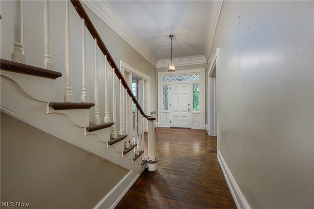 497 Moravian Trail, Uhrichsville, OH 44683