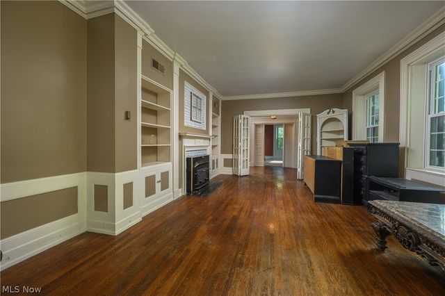 497 Moravian Trail, Uhrichsville, OH 44683