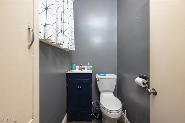 497 Moravian Trail, Uhrichsville, OH 44683