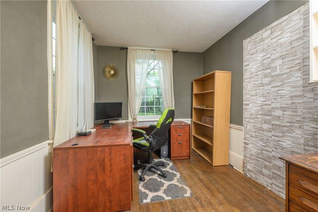 497 Moravian Trail, Uhrichsville, OH 44683