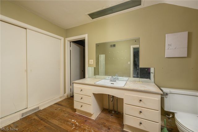 497 Moravian Trail, Uhrichsville, OH 44683