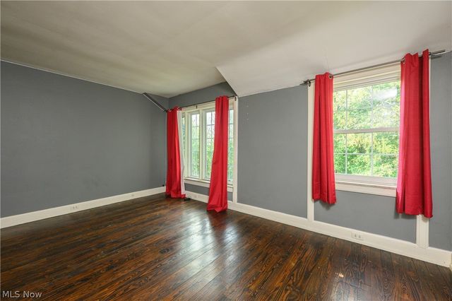 497 Moravian Trail, Uhrichsville, OH 44683