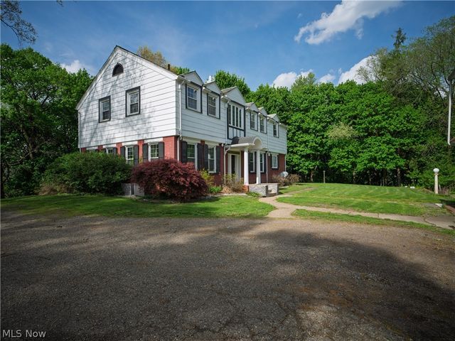 497 Moravian Trail, Uhrichsville, OH 44683