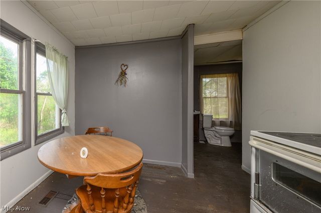 497 Moravian Trail, Uhrichsville, OH 44683