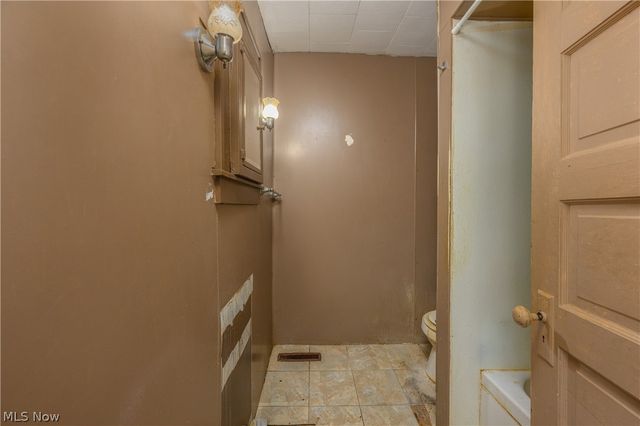 497 Moravian Trail, Uhrichsville, OH 44683