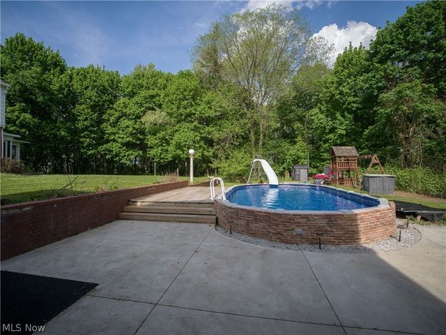 497 Moravian Trail, Uhrichsville, OH 44683