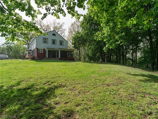 497 Moravian Trail, Uhrichsville, OH 44683