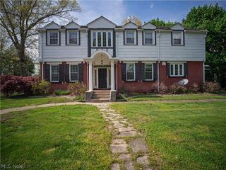 497 Moravian Trail, Uhrichsville, OH 44683