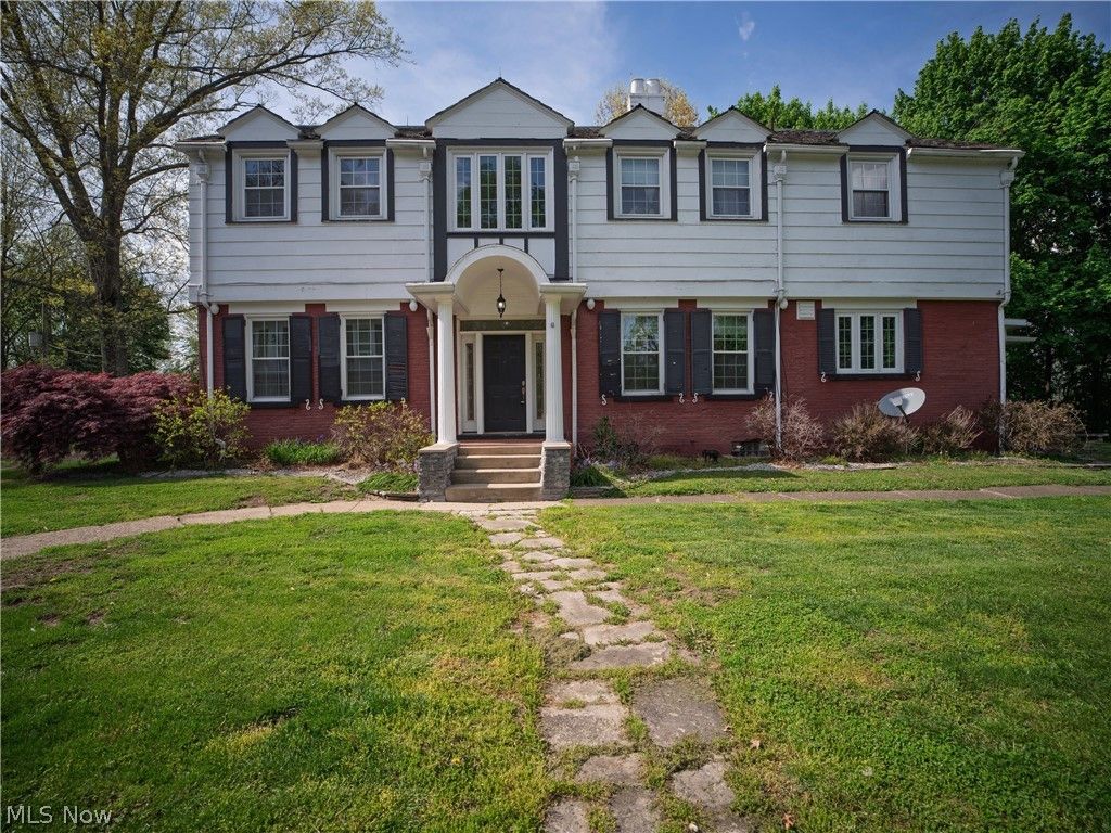 497 Moravian Trail, Uhrichsville, OH 44683