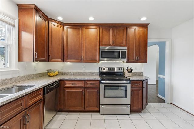 118 Wendfield CIR, Newport News, VA 23601