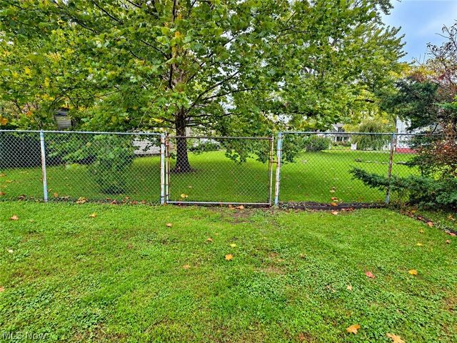 1760 Northfield Avenue NW, Warren, OH 44485