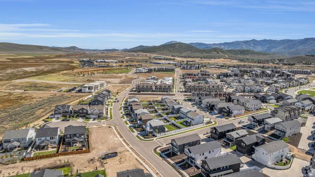 1386 VILLAGE GREEN TRL, Park City, UT 84098