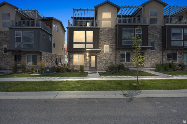 1386 VILLAGE GREEN TRL, Park City, UT 84098