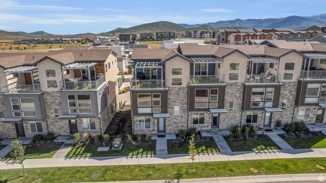 1386 VILLAGE GREEN TRL, Park City, UT 84098