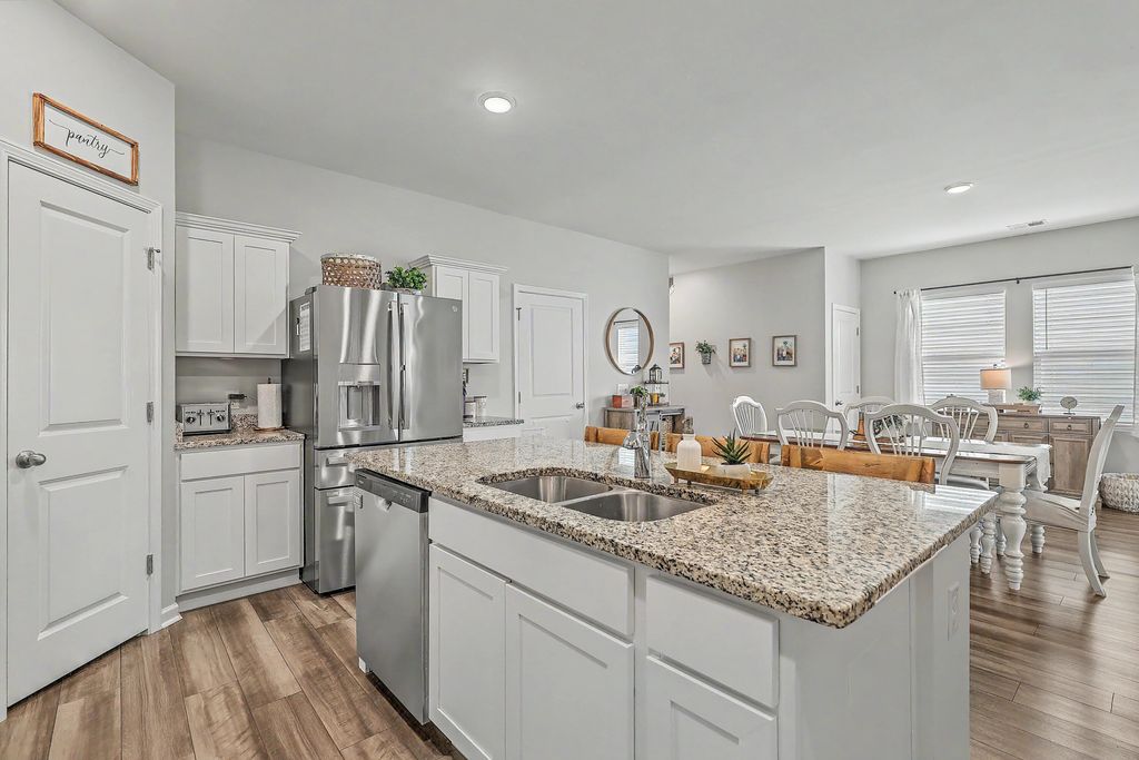 Image 13 of property listing at 4416 Ocean Farm Drive, Summerville, SC 29485