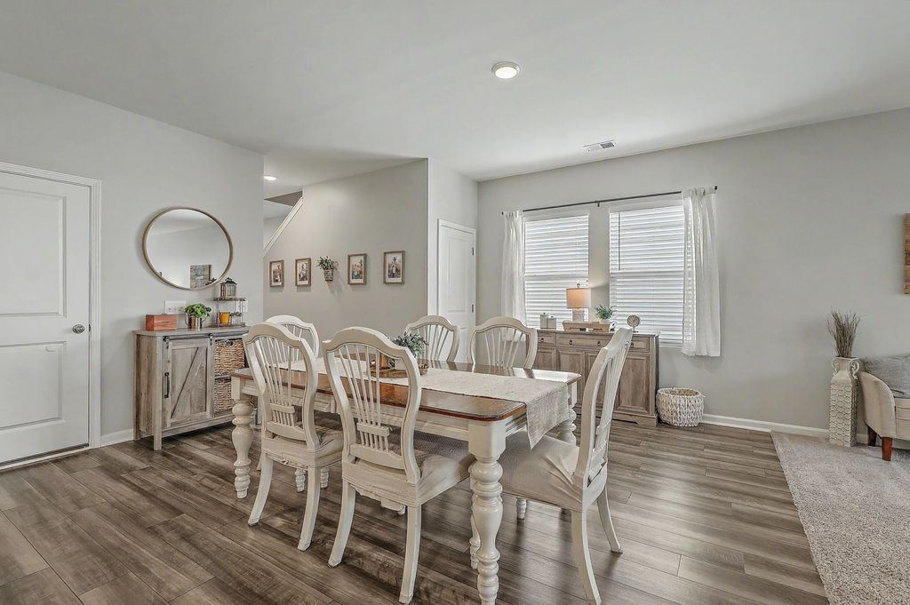 Image 16 of property listing at 4416 Ocean Farm Drive, Summerville, SC 29485