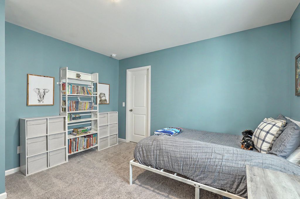 Image 25 of property listing at 4416 Ocean Farm Drive, Summerville, SC 29485