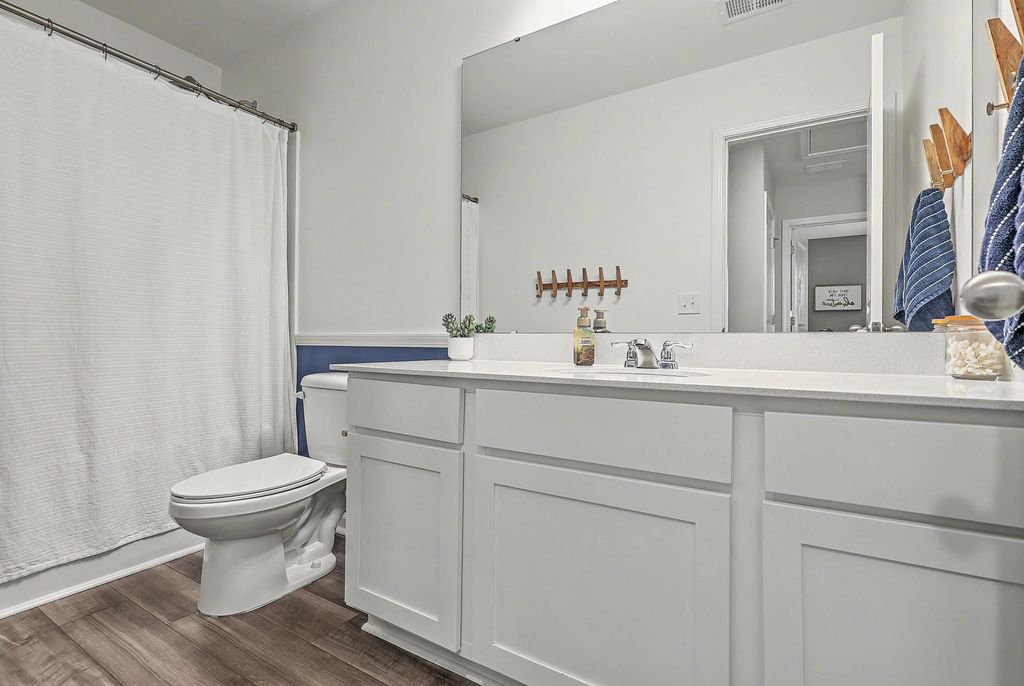 Image 27 of property listing at 4416 Ocean Farm Drive, Summerville, SC 29485