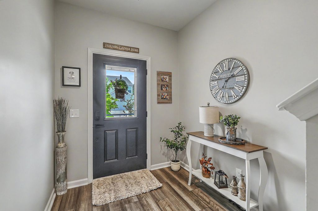 Image 5 of property listing at 4416 Ocean Farm Drive, Summerville, SC 29485