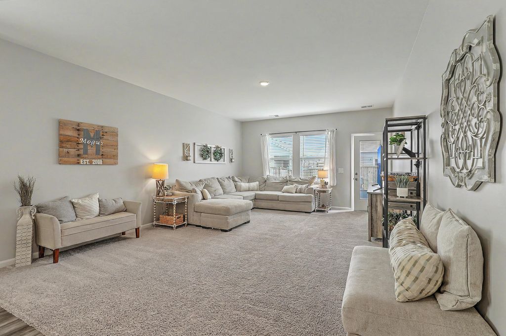 Image 9 of property listing at 4416 Ocean Farm Drive, Summerville, SC 29485