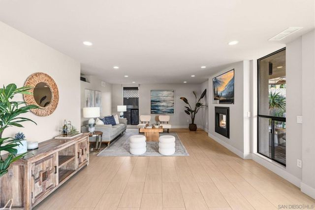 4366 Conner, San Diego, CA 92117