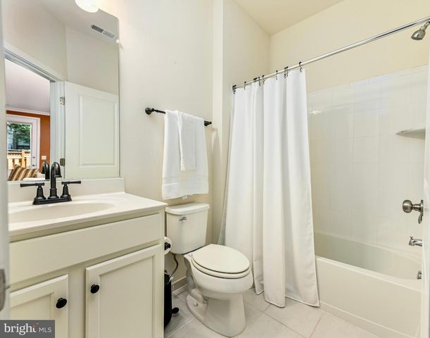 42284 CRAWFORD TER, Brambleton, VA 20148