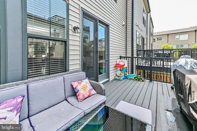 42284 CRAWFORD TER, Brambleton, VA 20148