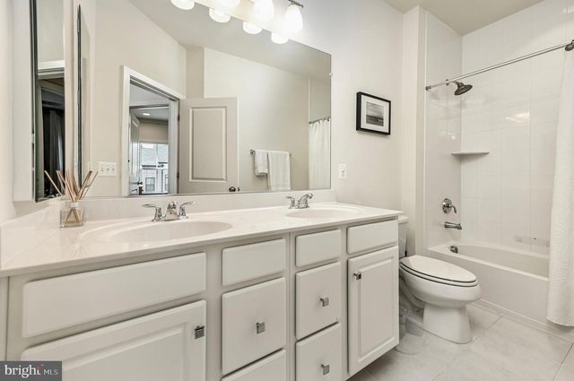 42284 CRAWFORD TER, Brambleton, VA 20148