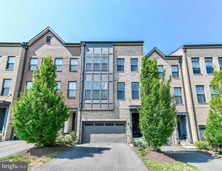 42284 CRAWFORD TER, Brambleton, VA 20148