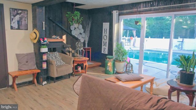 18 SLEEPY HOLLOW RD, Stratford, NJ 08084