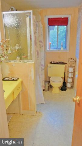 18 SLEEPY HOLLOW RD, Stratford, NJ 08084